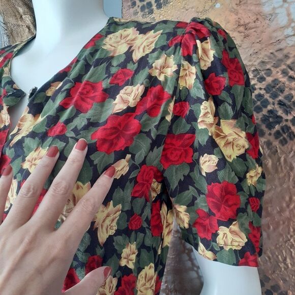 Vintage Dark Floral Button-Down Dress - Picture 9 of 16